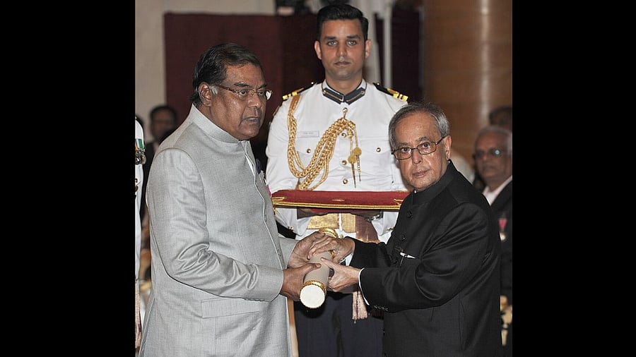 <div class="paragraphs"><p>Then President, Shri Pranab Mukherjee presenting the Padma Shri Award to Shri Kota Srinivasa Rao, at a Civil Investiture Ceremony, at Rashtrapati Bhavan, in New Delhi in 2015.</p></div>