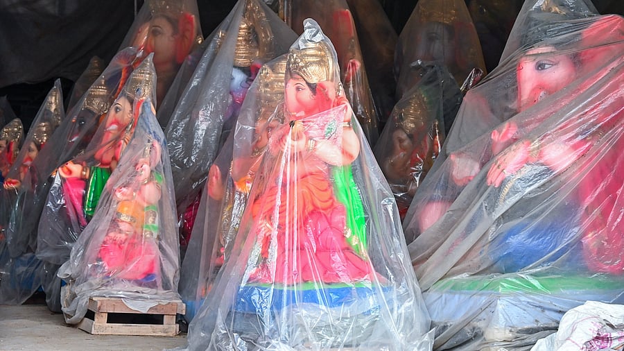 <div class="paragraphs"><p>Ganesha idols on display at RV Road in Bengaluru. </p></div>