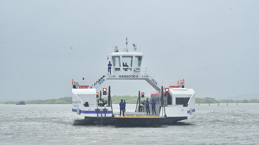 <div class="paragraphs"><p>Ro-Ro ferry service in Goa's Mandovi river</p></div>