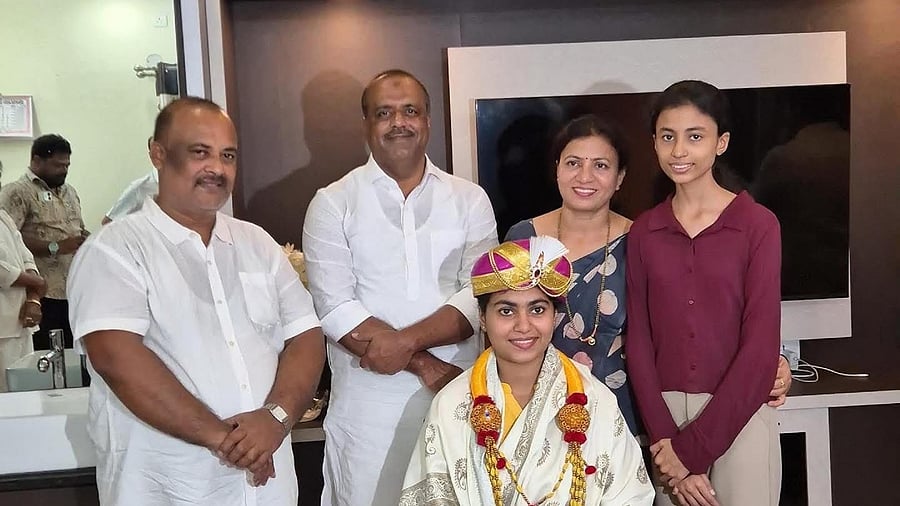 <div class="paragraphs"><p>Rithuparna K S being felicitated by State Assembly Spaker U T Khader in Mangaluru on Sunday.</p></div>