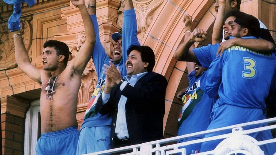 <div class="paragraphs"><p>Image of Sourav Ganguly's shirt swinging at Lord's&nbsp;balcony in 2002.</p></div>