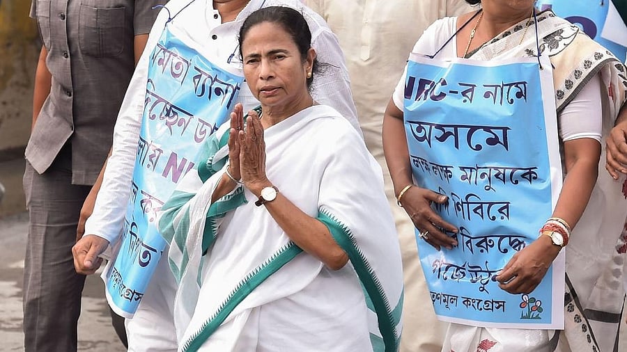 <div class="paragraphs"><p>West Bengal Chief Minister Mamata Banerjee leads a protest.</p></div>