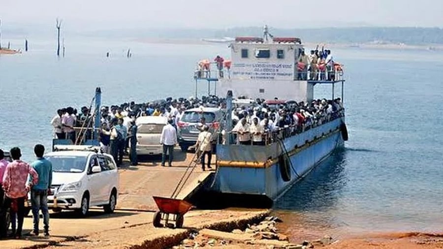<div class="paragraphs"><p>One of the launches that ferried people across the river. </p></div>