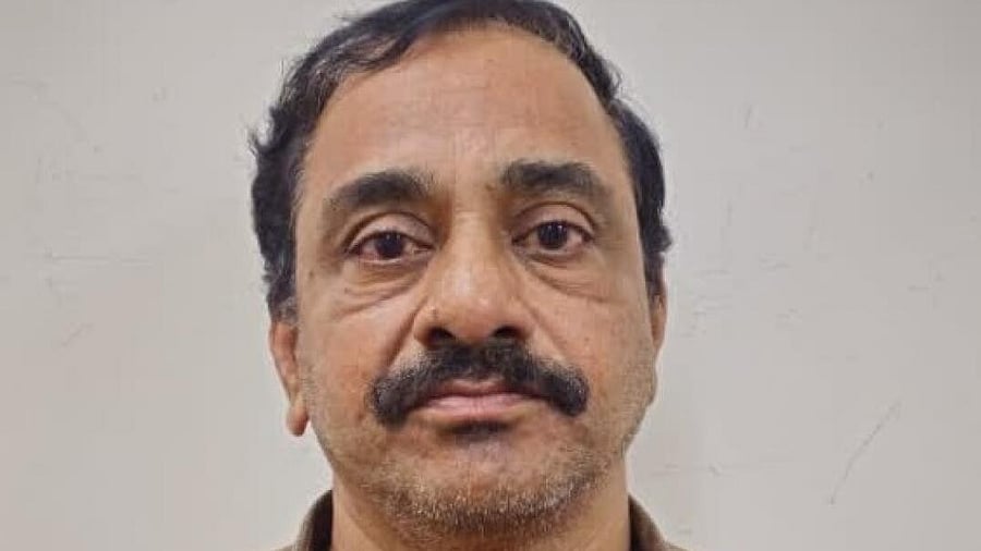 <div class="paragraphs"><p>Chintakindi Srinivasulu</p></div>