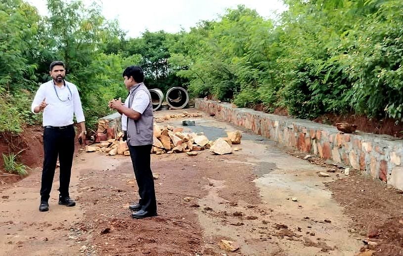 <div class="paragraphs"><p>The members of Bengaluru-based ‘Vanalok’ inspect wildlife activities on the airport premises in Hubballi.</p></div>