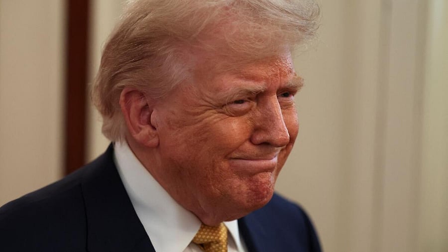 <div class="paragraphs"><p>Donald Trump</p></div>