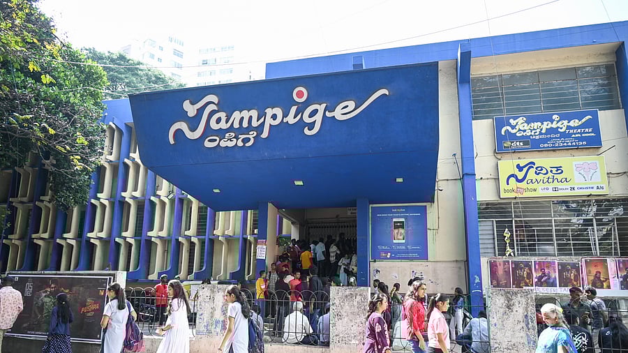 <div class="paragraphs"><p>Some experts feel the cap will bring back the ‘transit crowd’ to the theatres. </p><p>Pic for representation</p></div>