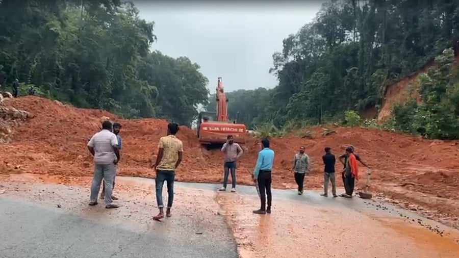 <div class="paragraphs"><p>Screengrab from a video showing the site of the landslide on NH 75, July 17, 2025.</p></div>