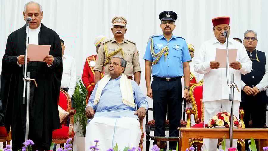 <div class="paragraphs"><p>Justice Vibhu Bakhru on Saturday was sworn in as Chief Justice of Karnataka High Court. Governor Thaawar Chand Gehlot administered the oath at Rajbhavan. The swearing in ceremony was attended by Chief Minister Siddaramaiah, Deputy Chief Minister.</p></div>