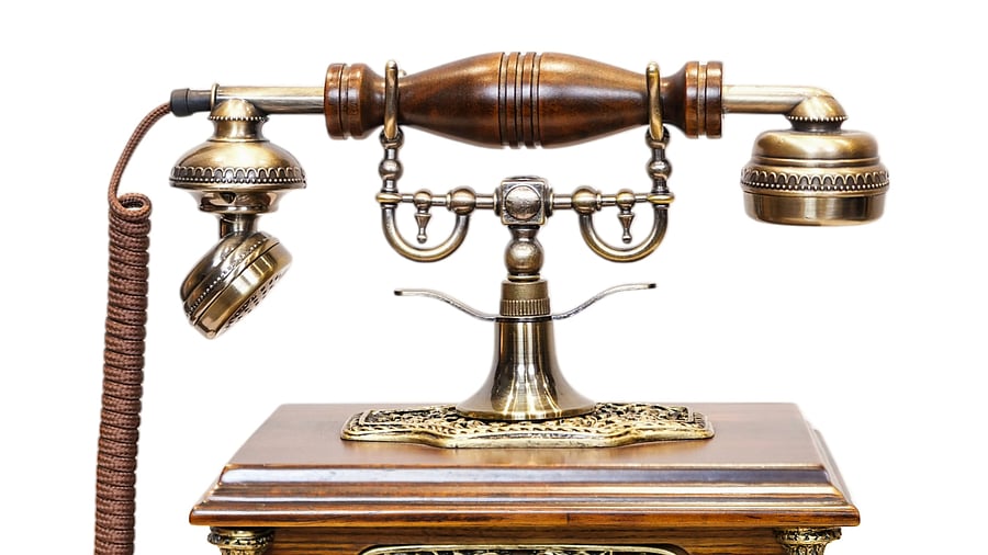 <div class="paragraphs"><p>A vintage-style telephone. </p></div>