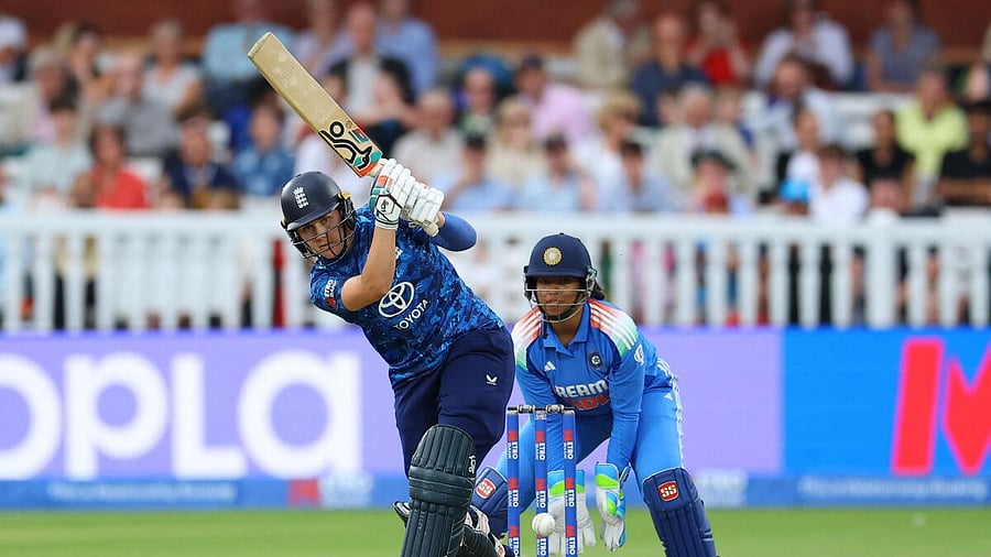 <div class="paragraphs"><p> England's Nat Sciver-Brunt in action.</p></div>