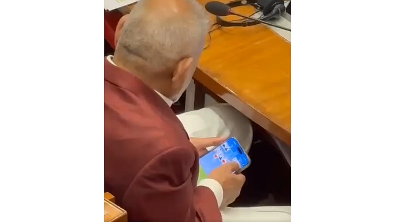 <div class="paragraphs"><p>Pawar  shared a purported video of NCP leader and state Agriculture Minister Kokate playing a game on his mobile phone in the state legislative assembly.</p></div>