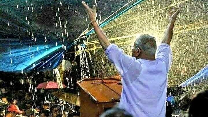 <div class="paragraphs"><p>V S Achuthanandan was a leader of the masses.</p></div>