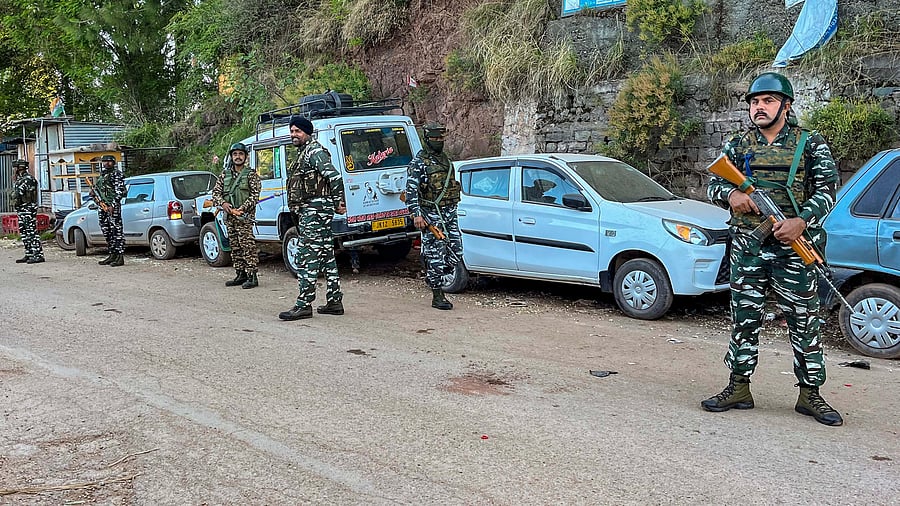 <div class="paragraphs"><p>Image of on-duty security personnel in J&amp;K</p></div>