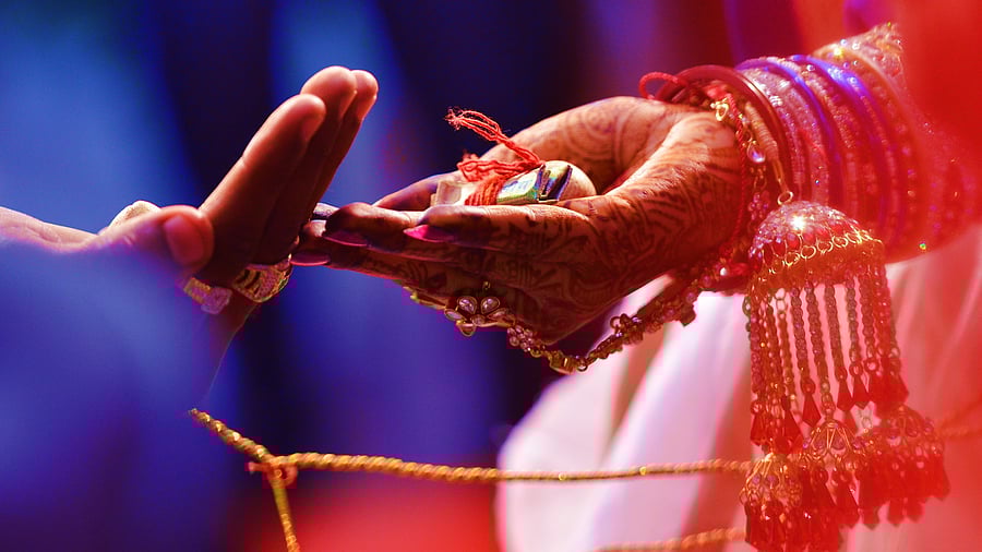 <div class="paragraphs"><p>Indian wedding.</p></div>