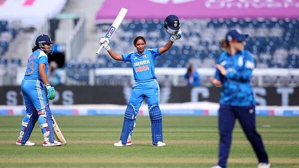 <div class="paragraphs"><p>India's Harmanpreet Kaur celebrates after reaching her century</p></div>