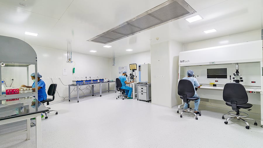 <div class="paragraphs"><p>An embryologist selecting the best oocyte (egg) for freezing, at an IVF centre in Kalyan Nagar.  </p></div>