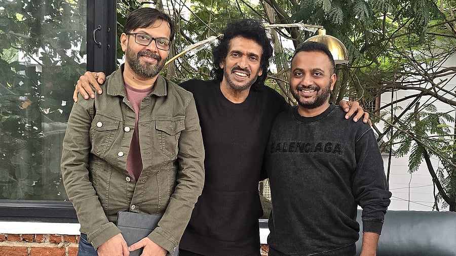 <div class="paragraphs"><p>Upendra (centre) with Tarun Shivappa and Aravind Kaushik (L). </p></div>