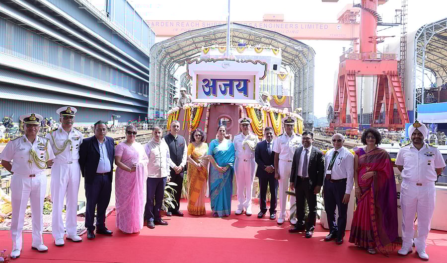 <div class="paragraphs"><p>GRSE launches last of 8 anti-submarine warfare ships for Indian Navy</p></div>