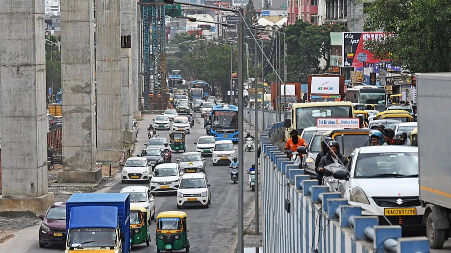 <div class="paragraphs"><p>Slow-moving traffic along the Outer Ring Road. </p></div>