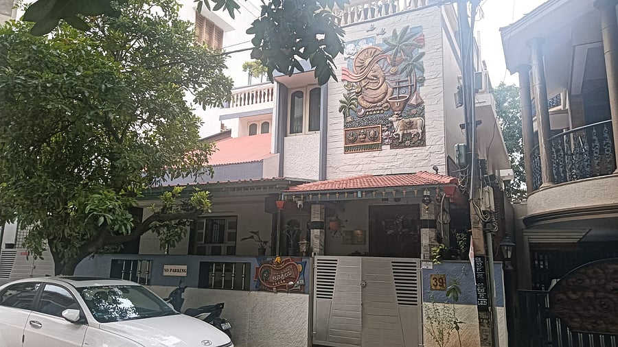 <div class="paragraphs"><p>Searches underway at the house belonging to IAS officer Vasanthi Amar B V in RT Nagar, Bengaluru. </p></div>