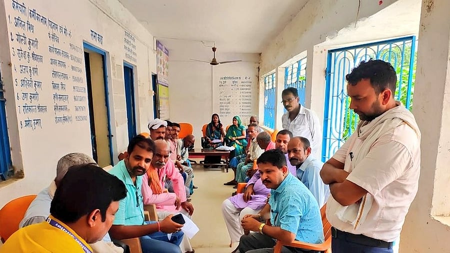 <div class="paragraphs"><p>A BLO-BLA meeting being held at the polling station level under the SIR in Bihar. </p></div>