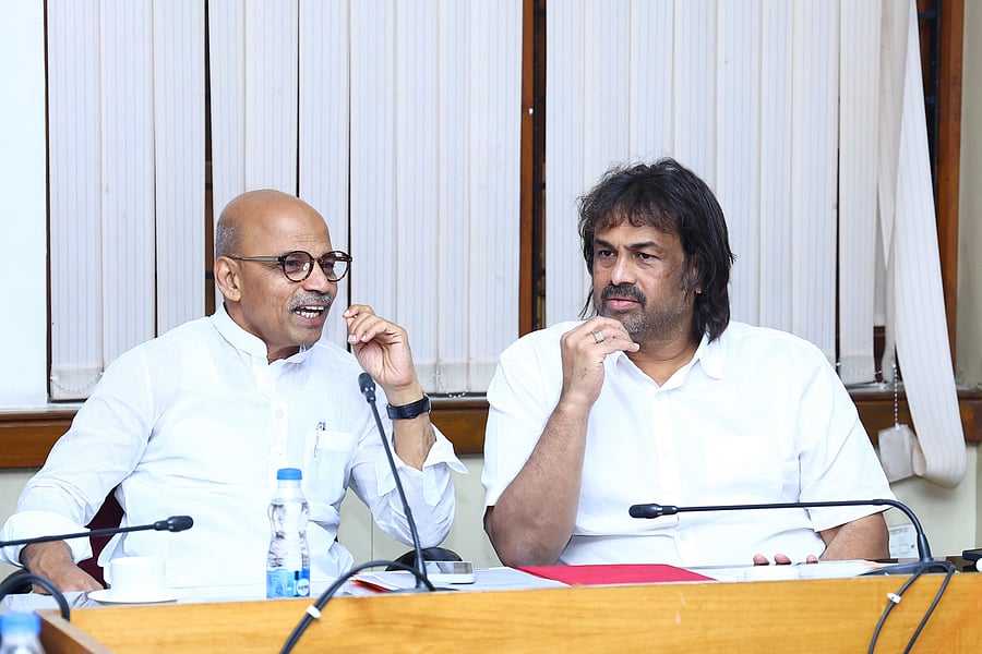 <div class="paragraphs"><p>Minister for Medical Education Sharan Prakash R Patil and District In-charge Minister Madhu Bangarappa at a meeting held in Bengaluru on Wednesday.</p></div>