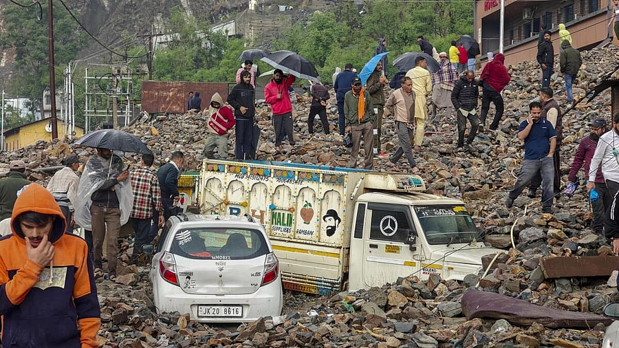 <div class="paragraphs"><p>The officials said the Kishtwar-Sinthan road was also blocked due to flash floods at Sinthan Nallah in Kishtwar district. (Representative image)</p></div>