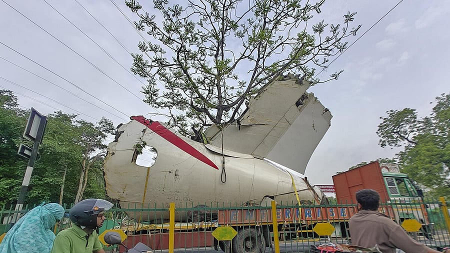 <div class="paragraphs"><p>Air India saw minor increase in pilots reporting sick after Ahmedabad plane crash: Govt</p></div>