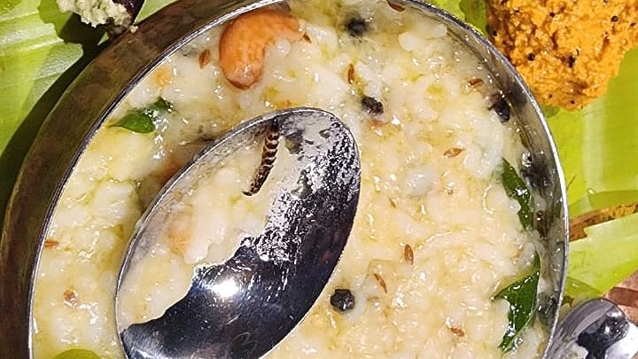 <div class="paragraphs"><p>A customer found a worm inside pongal served at Rameshwaram Cafe. </p></div>