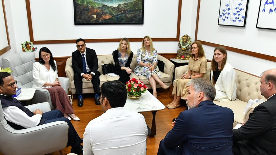 <div class="paragraphs"><p>Ambassador of Estonia along with their officials</p></div>