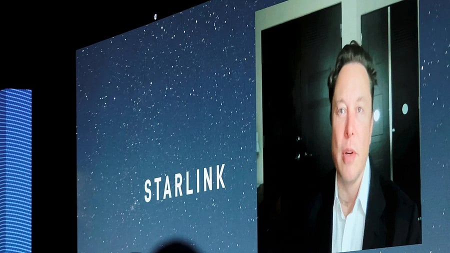 <div class="paragraphs"><p>Elon Musk speaking at a Starlink event.</p></div>