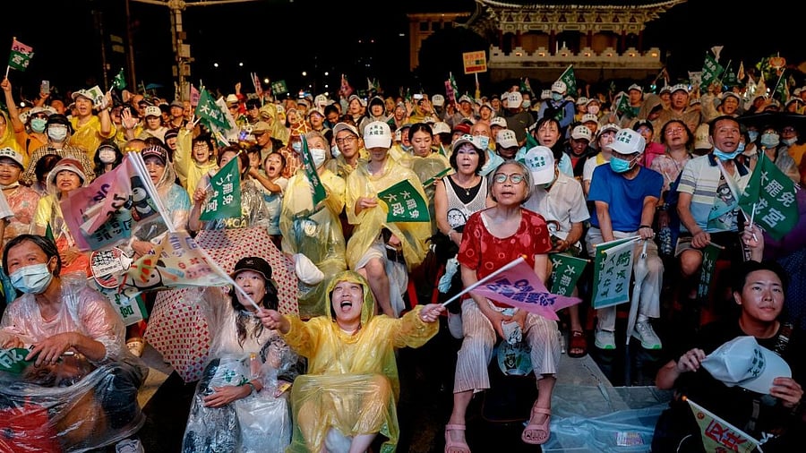 <div class="paragraphs"><p>Supporters of the recall vote movement gather in Taipei, Taiwan.</p></div>