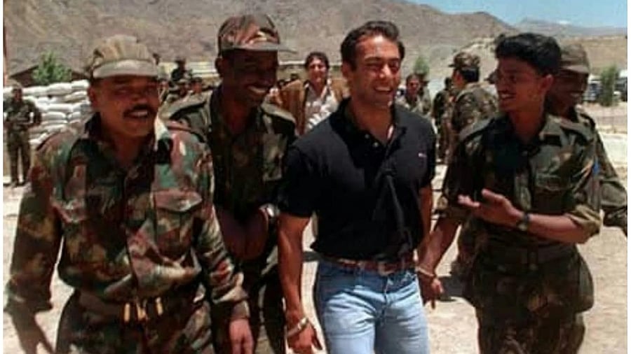 <div class="paragraphs"><p>The excitement on the soldiers’ faces at seeing movie stars in the flesh was palpable</p></div>