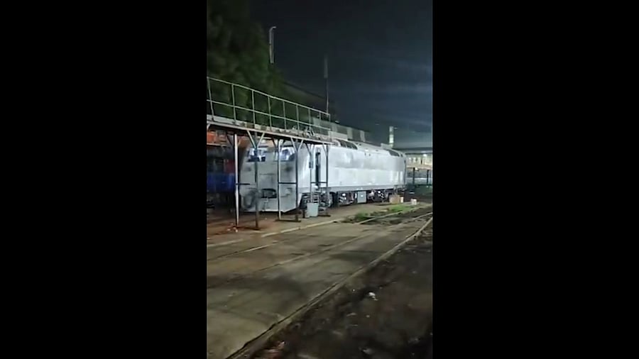 <div class="paragraphs"><p>ICF to roll out India’s first-hydrogen powered train by August 31</p></div>