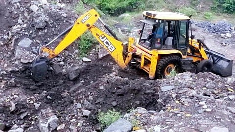<div class="paragraphs"><p>Illegal coal mine collapses in Dhanbad, rescue op underway</p></div><div class="paragraphs"><p><br></p></div>