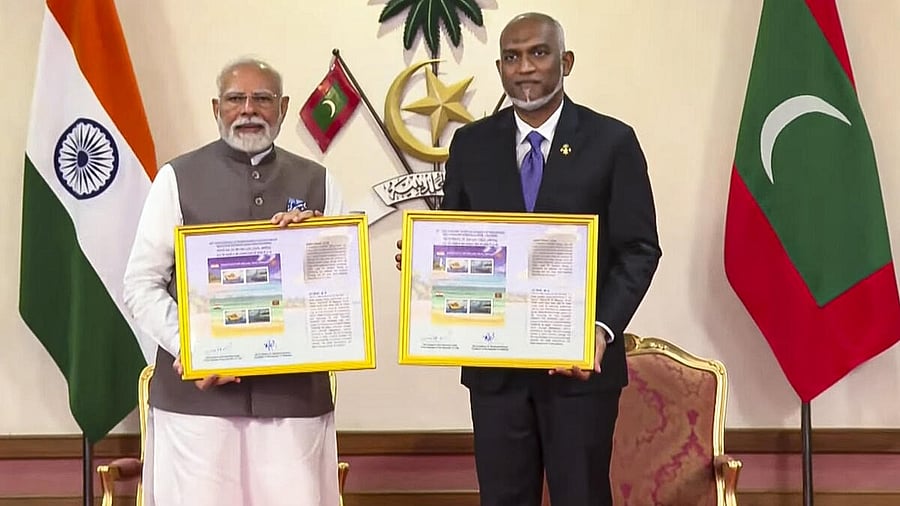 <div class="paragraphs"><p>In this screengrab from a video posted by @NarendraModi on July 25, 2025, Prime Minister Narendra Modi and Maldivian President Mohamed Muizzu during the exchanging of an MoU and virtually inauguration of the projects, in Male.</p></div>