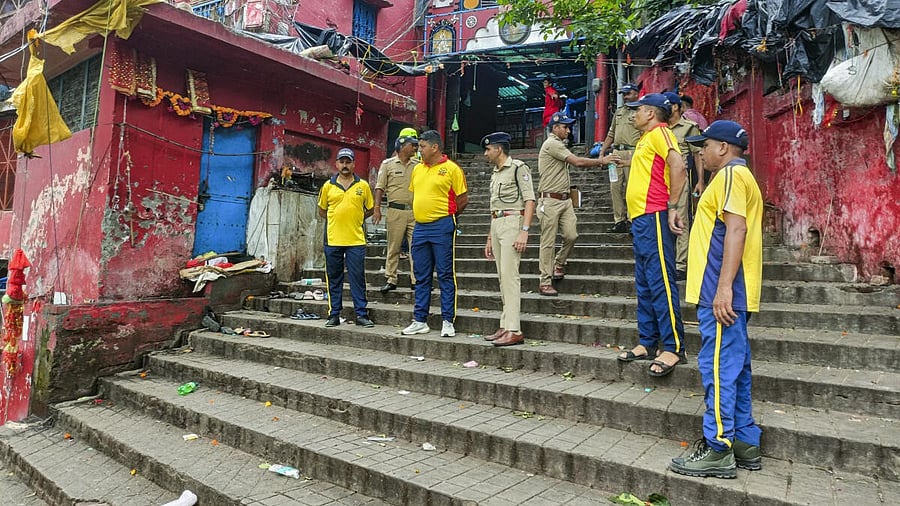 <div class="paragraphs"><p>Police and SDRF personnel at the site after a stampede broke out at Mansa Devi temple, in Haridwar, Uttarakhand.</p></div>