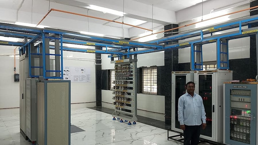 <div class="paragraphs"><p>Indian Railways has successfully implemented most advanced Direct Drive Electronic Interlocking (DDEI) systems on pilot basis at Tajpur station in Madhya Pradesh</p></div>