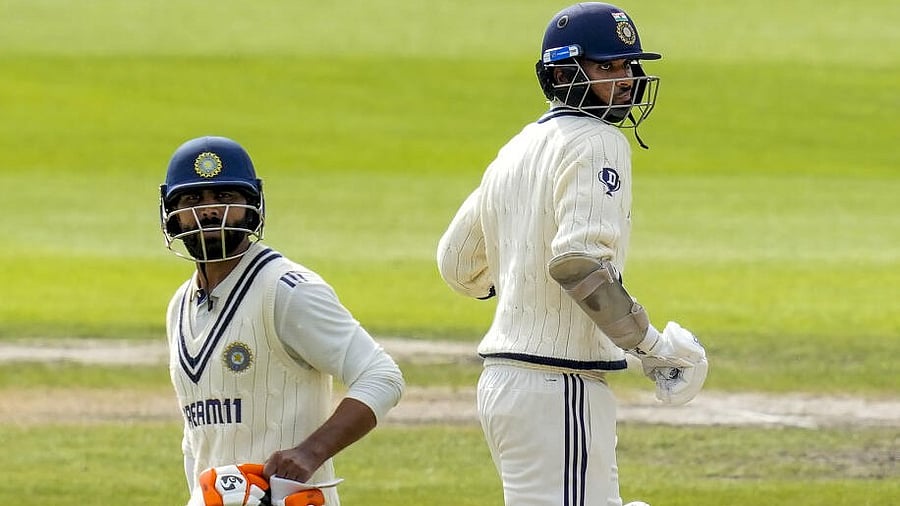 <div class="paragraphs"><p>India's batters Ravindra Jadeja and Washington Sundar</p></div>