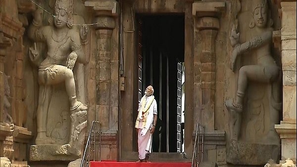 <div class="paragraphs"><p>PM Modi prays at Lord Brihadisvara Temple in Gangaikonda Cholapuram, Tamil Nadu.</p></div>
