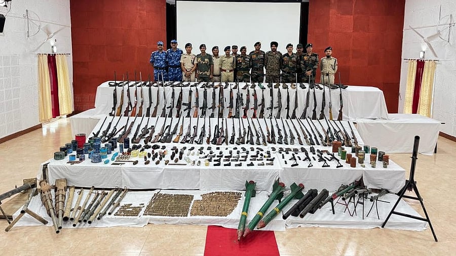 <div class="paragraphs"><p>Seized weapons</p></div>