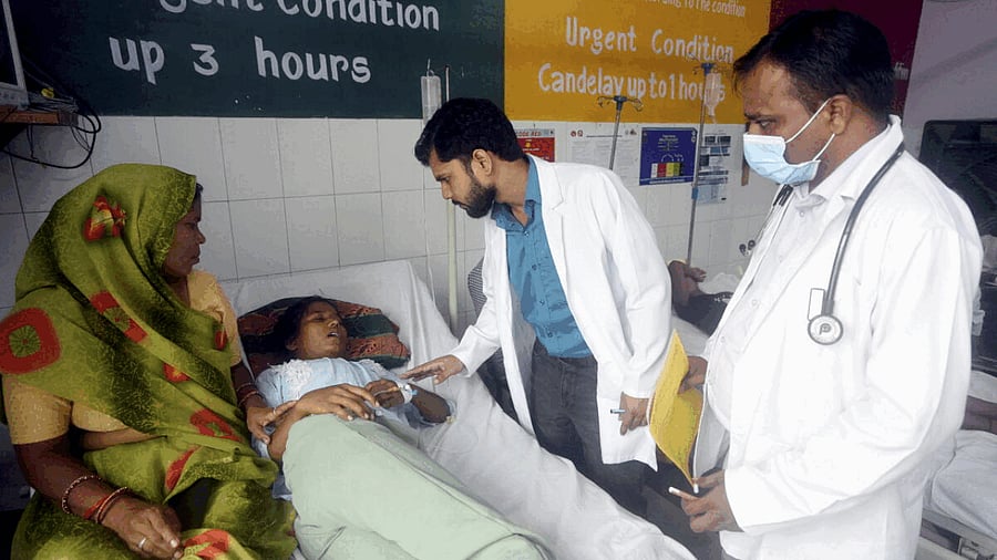 <div class="paragraphs"><p>Injured people undergo treatment at a hospital following a stampede at Avsaneshwar temple, in Uttar Pradesh's Barabanki, Monday, July 28, 2025.</p></div>