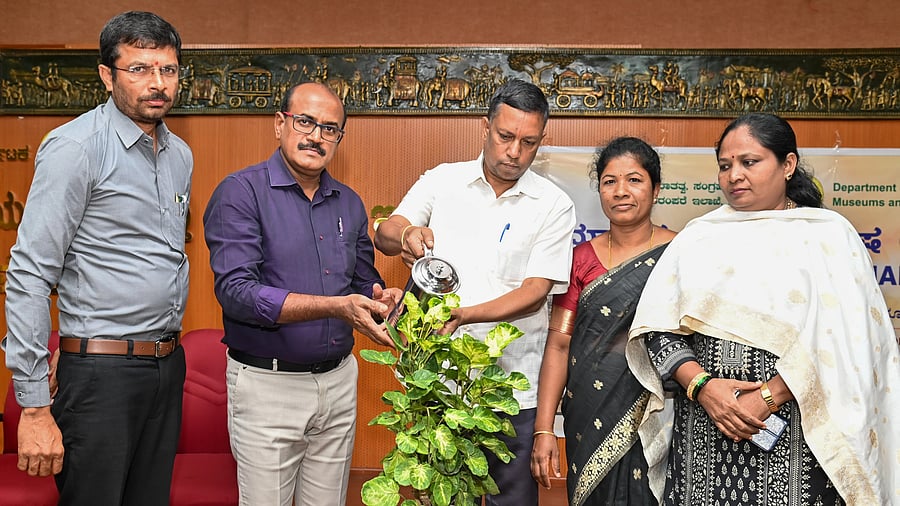 <div class="paragraphs"><p>Archaeology, Museums and Heritage department Commissioner A Devaraju inaugurates a talk, as part of the monthly talks series in Mysuru, on Tuesday. Deputy Director C N Manjula and professor Shalva Pille Iyengar were present. </p></div>