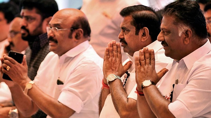 <div class="paragraphs"><p>EX Tamil Nadu CM O Panneerselvam (extreme right)</p></div>