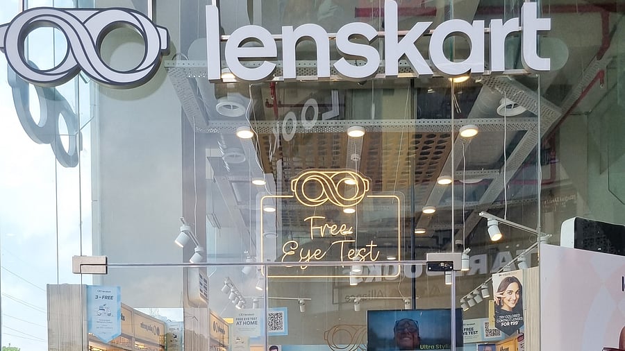 <div class="paragraphs"><p>A lenskart store in Gurgaon</p></div>