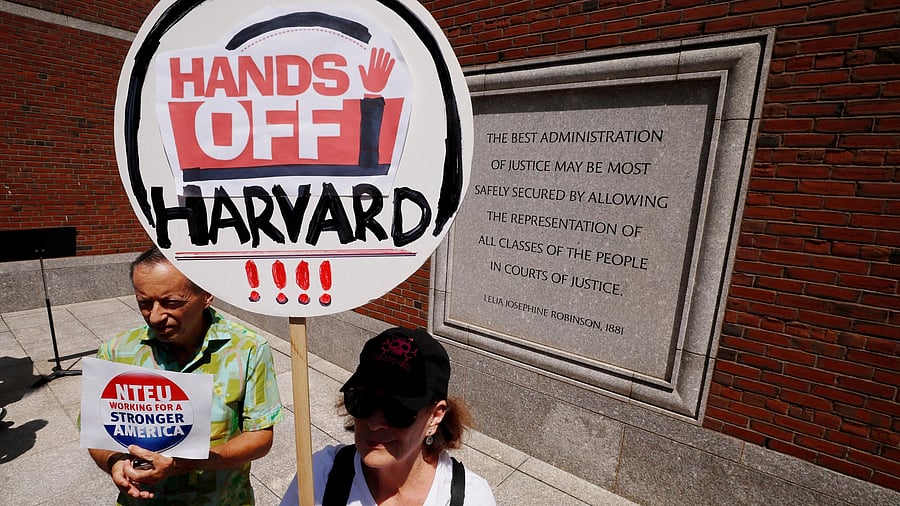 <div class="paragraphs"><p>Demonstrators join the group Crimson Courage, who gathered to support Harvard University during a hearing before a federal judge to order U.S. President Donald Trump's administration to restore about $2.5 billion in canceled federal grants and cease efforts to cut off research funding, at the federal courthouse in Boston, Massachusetts.&nbsp;</p></div>