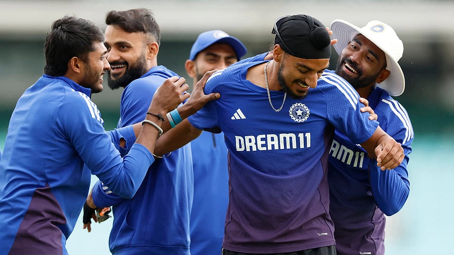 <div class="paragraphs"><p>Arshdeep Singh (centre) may make his Test debut at the Oval with big uncertainty over Jasprit Bumrah.&nbsp;</p></div>