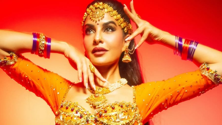 <div class="paragraphs"><p>Jacqueline Fernandez</p></div>