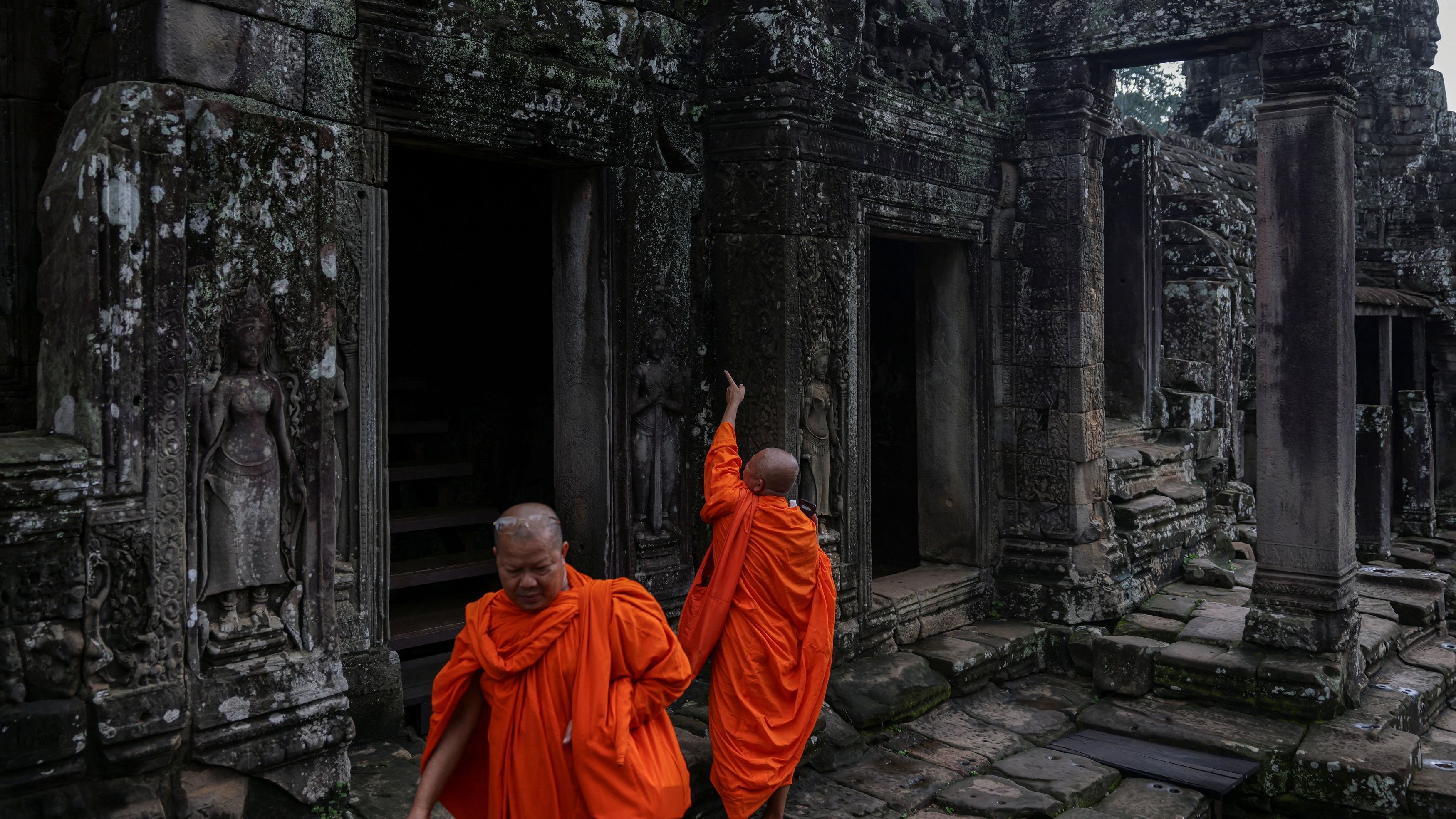 <div class="paragraphs"><p>Buddhist monks are seen at the Angkor Wat temple in Siem Reap, following a ceasefire agreement between Cambodia and Thailand.</p></div>